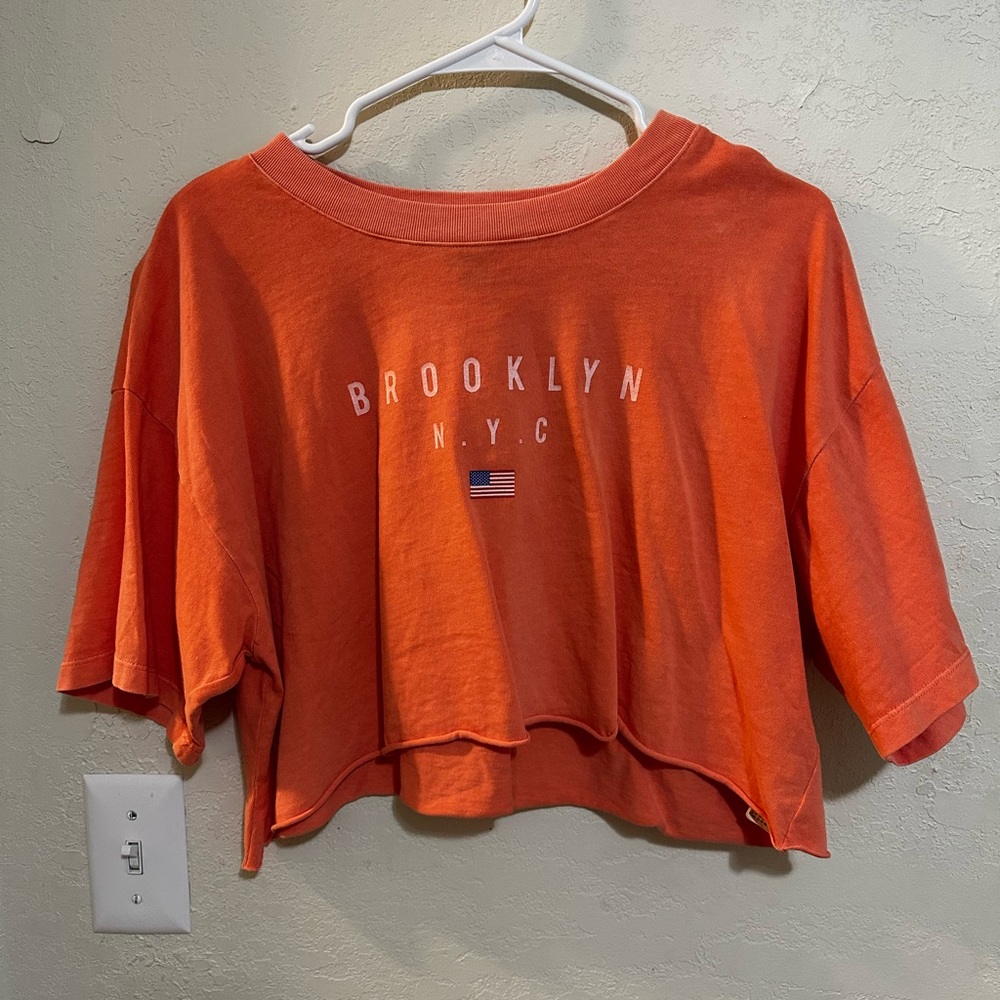 crop top tee